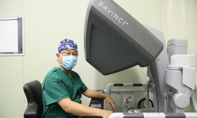 “达芬奇”助力，扬州医生登顶腹部外科手术“珠穆朗玛峰”