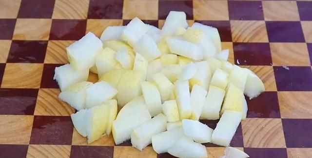 喉咙有痰咳不出，建议多吃3种食物，补气消痰、润肺止咳，气色好