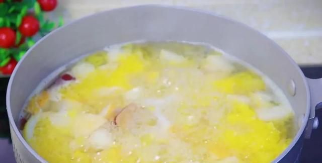 喉咙有痰咳不出，建议多吃3种食物，补气消痰、润肺止咳，气色好