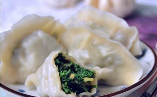 麦子地里的蒿子什么样(小麦地里的米蒿的危害)图10