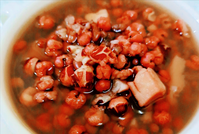 “夏吃豆，胜过肉”，这6种豆各有营养，高钙高钾，天热要懂得吃