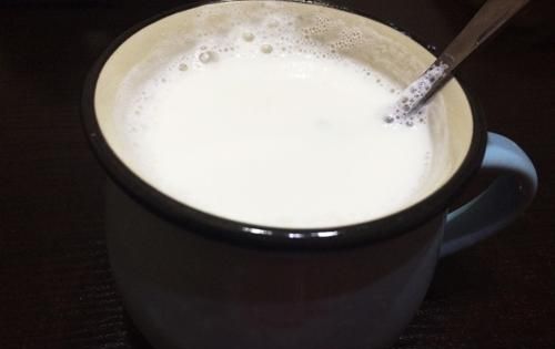 为什么说睡前一杯牛奶可以让医生远离您？