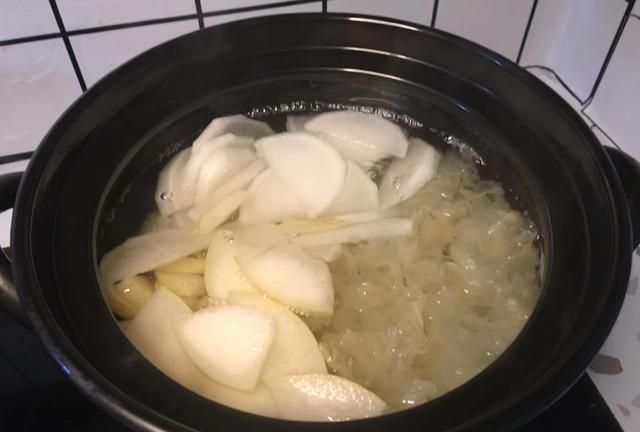 冬天，3种白色食物煮一锅，作用太厉害了，解决了很多人的烦恼
