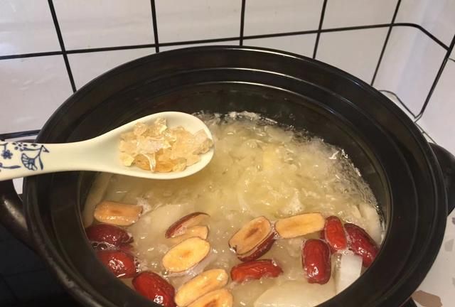 冬天，3种白色食物煮一锅，作用太厉害了，解决了很多人的烦恼