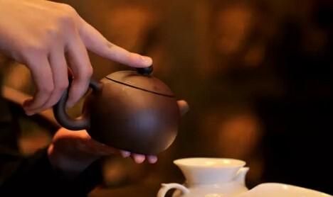 生熟普洱茶的两种既不同的香味也有不同的功效