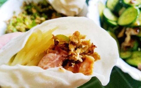 大饼除了卷葱还卷什么最好吃呢(大葱卷大饼正确吃法)