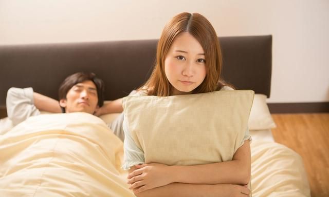 总是失眠睡不着？这4个“土方法”，一定能帮到你！