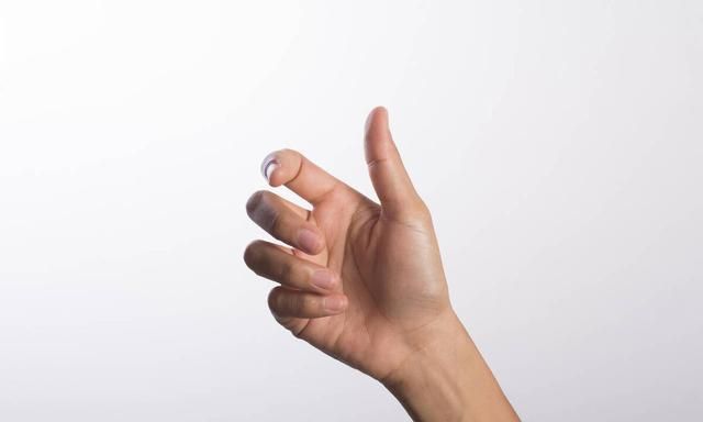 女人手脚冰冷气色差，乡下郎中教我一方法，花生加生姜煮水，真赞
