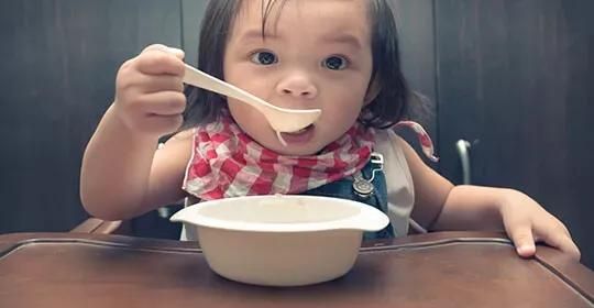宝宝总是喜欢吃肉怎么回事(2岁半宝宝不吃蔬菜只吃肉怎么办)图1