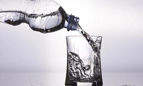 长期喝白开水和长期喝茶，哪个更健康？