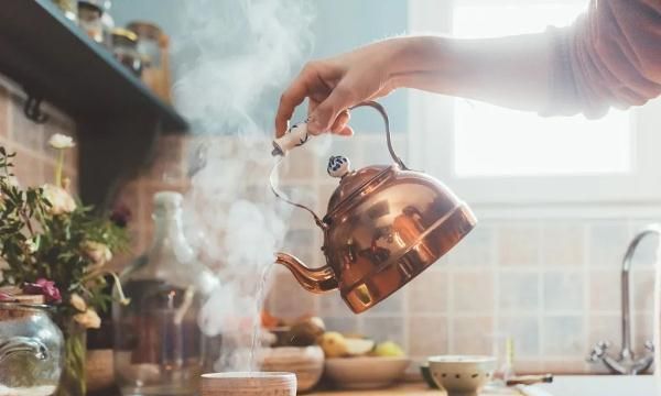 长期喝白开水和长期喝茶，哪个更健康？
