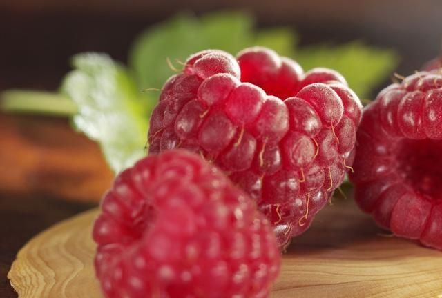 农村公认最好吃的4种野果山莓,山上野青梅怎么泡图3