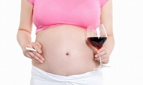 孕妇吃这些常见食物，发生流产、早产就惨了！