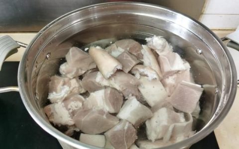 红烧肉罐头怎么做,红烧肉罐头怎么做粉条