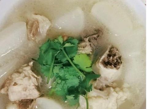 熬羊骨头汤用羊的什么骨头,熬羊骨头汤用什么部位的骨头最好图4
