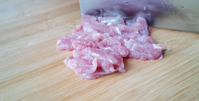 秋冬干燥孩子容易上火，口唇干燥，常煮这道玉竹汤，营养又滋润