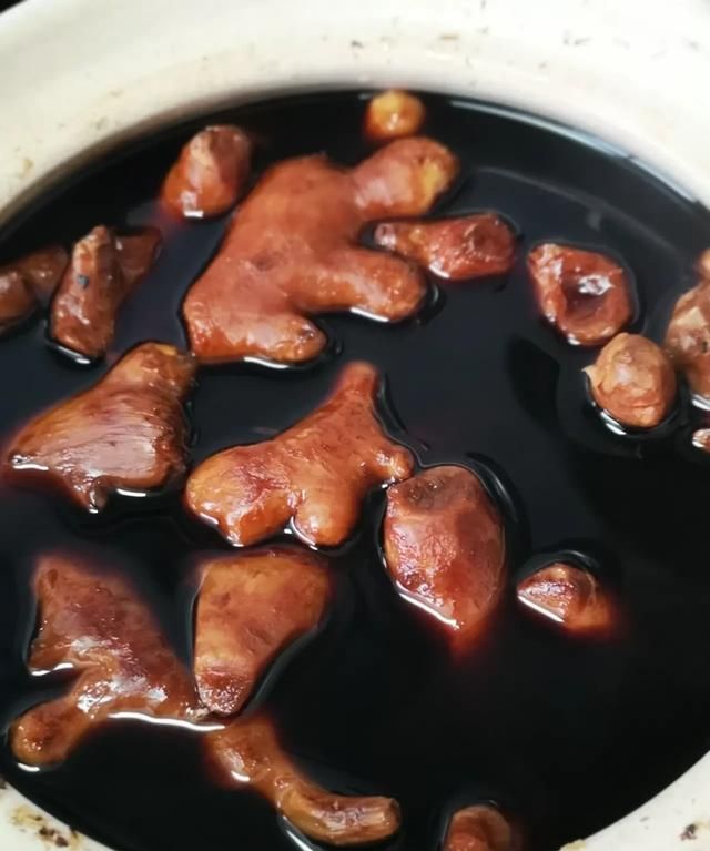 怎样煮鸡蛋猪脚姜汤图5