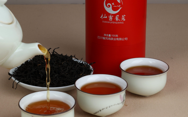 喝茶的朋友，你真的会泡茶吗？教你通用版泡茶手法，学会就算行家