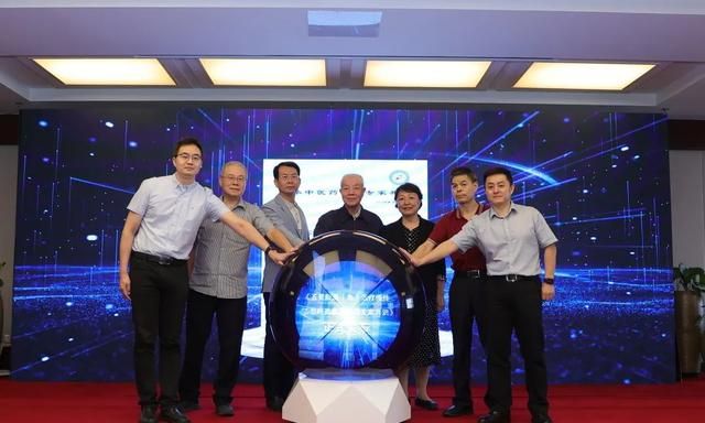 《五灵胶囊（丸）治疗慢性乙型肝炎临床应用专家共识》发布会在京举行