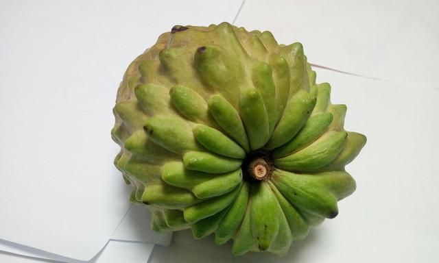 释迦果应该怎么吃？