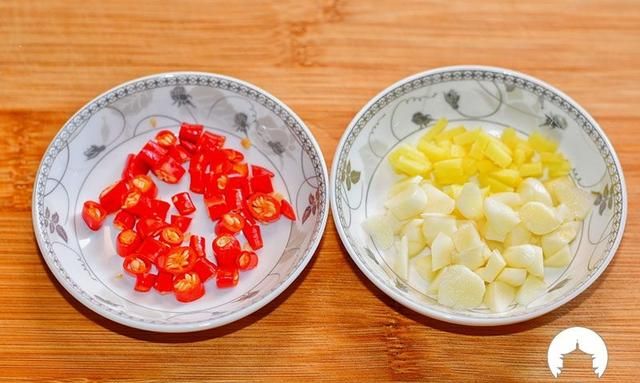 韭苔炒肉丝怎么做好吃,韭苔香菇炒肉丝的做法图6