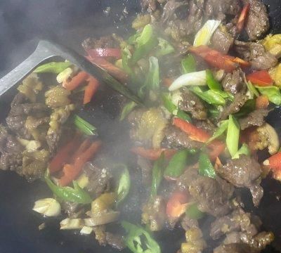 回味无穷的小炒驴肉的懒人做法一样美味