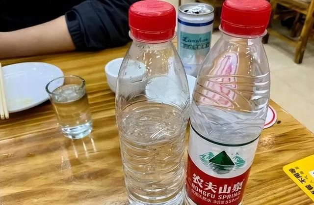 今天才知道，喝酒不易醉的3个小诀窍，以前不懂，难怪喝几杯就倒