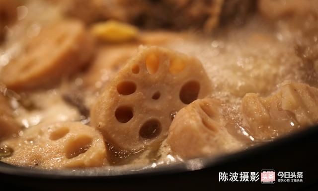 「吃货看过来」秋天的藕汤对食欲不振、贫血、营养不良者，有好处