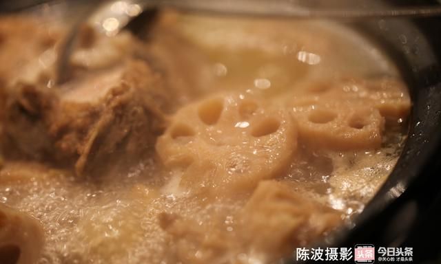 「吃货看过来」秋天的藕汤对食欲不振、贫血、营养不良者，有好处