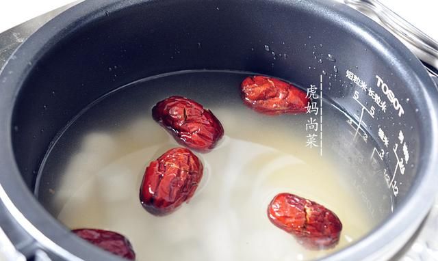 公认的养胃补血粥，普通原生态谷物熬成，含铁量比大米高一倍