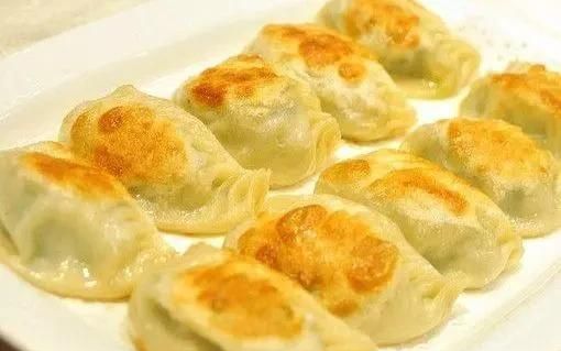 速冻饺子怎么做煎饺,空气炸锅炸速冻饺子的做法图1