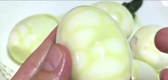 出伏第一天，医生良言：鸡蛋和它一起煮，肝好了，血管更干净，提高免疫力