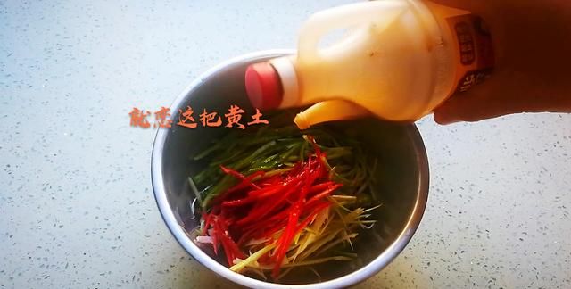 老虎菜究竟是东北菜还是西北菜？做法很简单，香辣爽口开胃消食