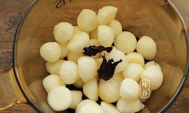 立秋后，最该吃这水果，加红酒煮一煮，好吃又养人，对女性尤其好