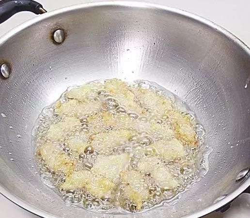 宝宝不挑食，来一份清新果香味的橙香鱼块，酸酸甜甜宝宝吃得香
