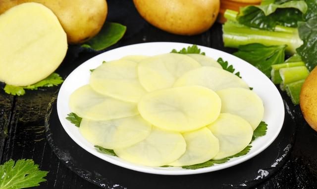 解读一颗土豆的营养价值？4种吃法吃出健康！