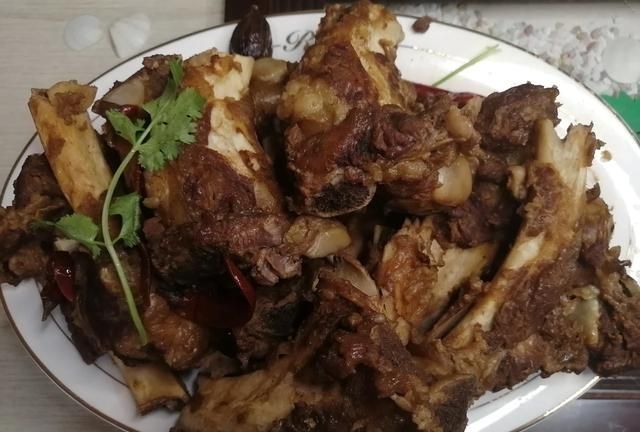 香辣牛骨头做法,香辣牛膘的做法图7