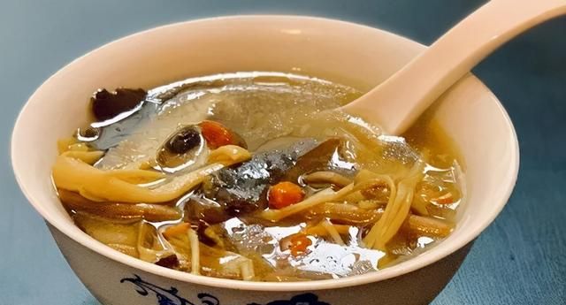 小寒 | 开启15天的「养藏」黄金期，喝碗虫草花汤滋补肝肾