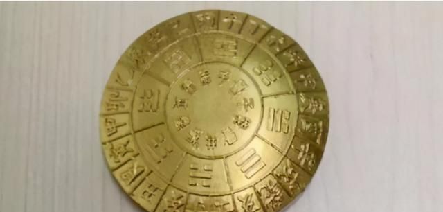 2019年，女童佩戴“能量石”鼻血不止，原来养生礼物内含核辐射
