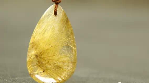 黄发晶水晶的功效与作用、鉴别、消磁、和保养方法