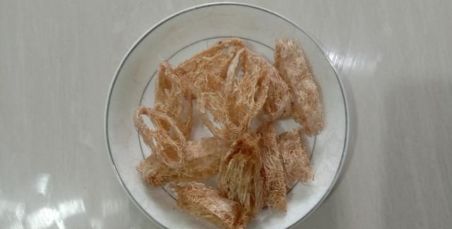 老丝瓜别扔了，丝瓜煮水解烦恼，家家都用得上
