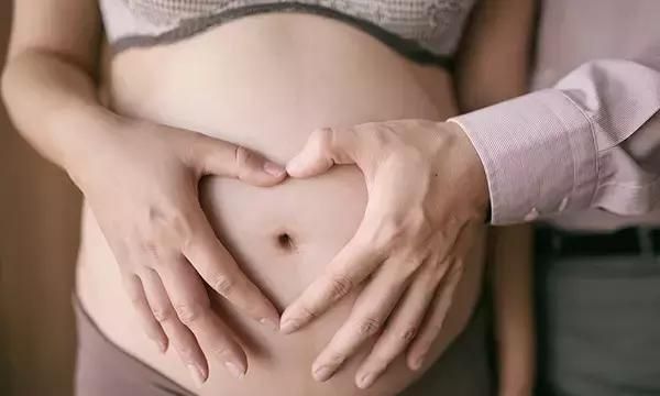 女性脱发的原因和治疗方法 及时治疗还你浓密秀发