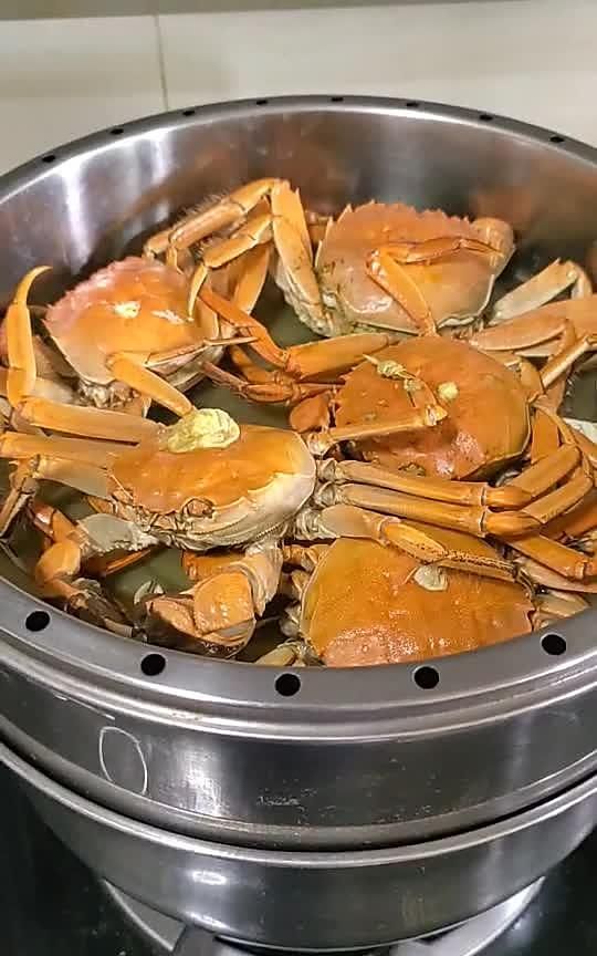 第一次做清蒸螃蟹就一致好评，从此做菜就有了自信