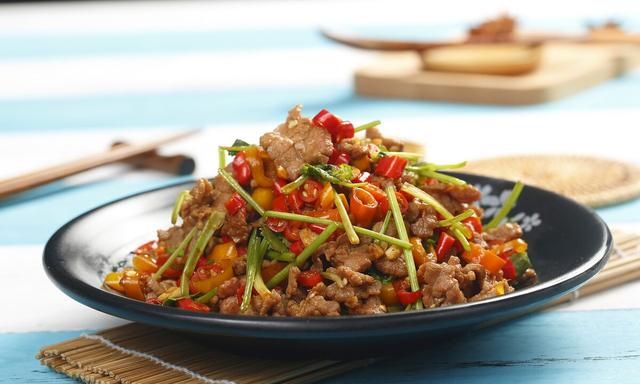 小炒黄牛肉怎么做好吃,湘菜小炒黄牛肉的做法图1