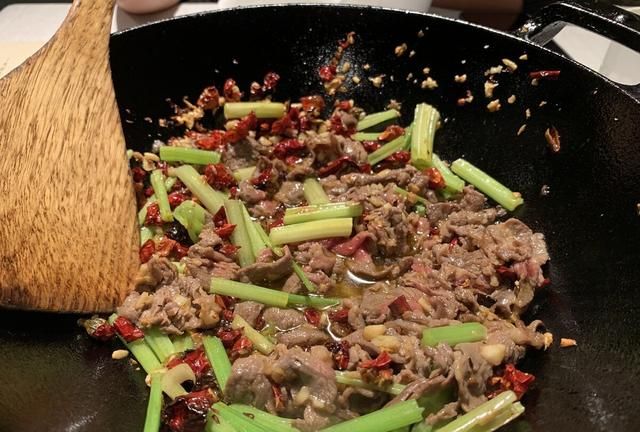 小炒黄牛肉怎么做好吃,湘菜小炒黄牛肉的做法图9