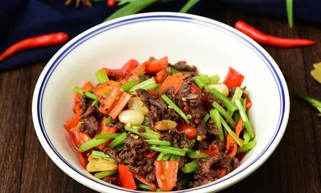 小炒黄牛肉怎么做好吃,湘菜小炒黄牛肉的做法图10