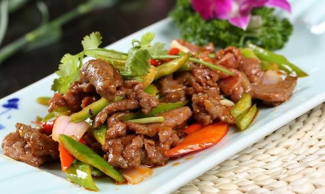 小炒黄牛肉怎么做好吃,湘菜小炒黄牛肉的做法图11