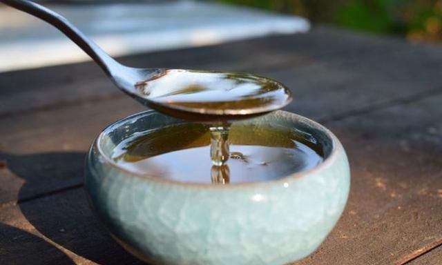 蜂蜜花粉蜂王浆哪个好？可以混合吃吗？可以做蜂三宝吗？