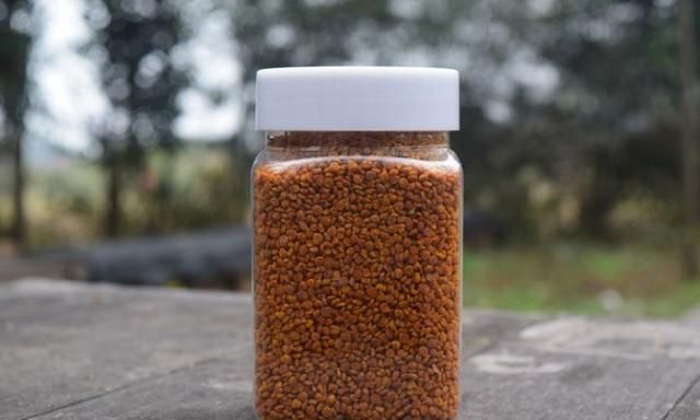 蜂蜜花粉蜂王浆哪个好？可以混合吃吗？可以做蜂三宝吗？