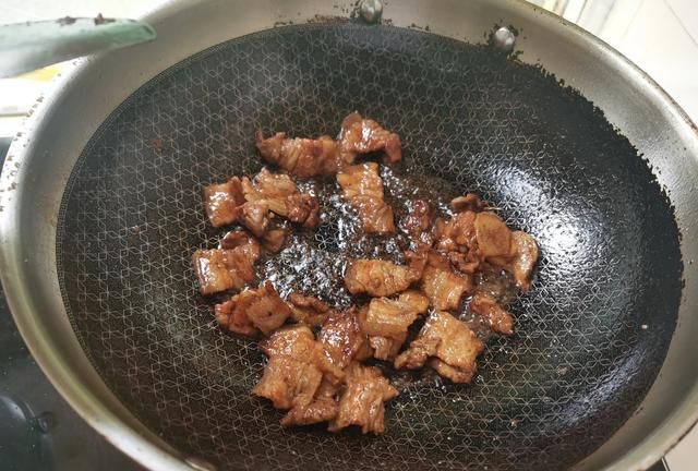 如何把鹌鹑蛋煮咸,鹌鹑蛋怎么煮好吃养生最好图5